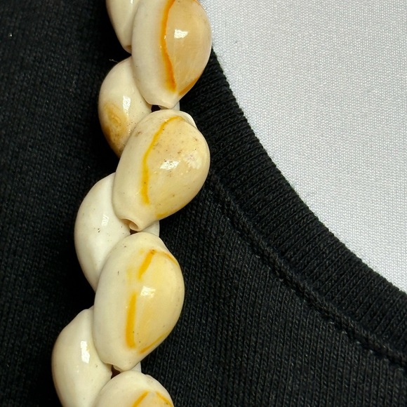 Vintage Double Cowrie Shell Necklace Hawaiian Wedding Lei 17.5 in. - Picture 8 of 13